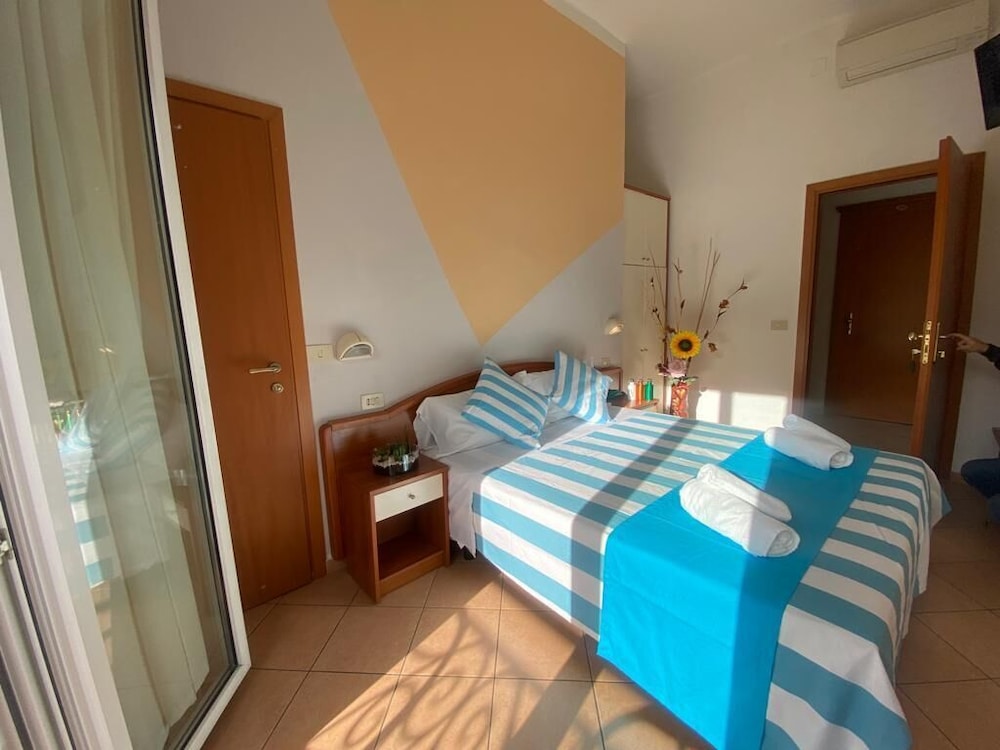 غرفة بسرير مزدوج أو سريرين منفصلين، Hotel Villa Caterina 2/10