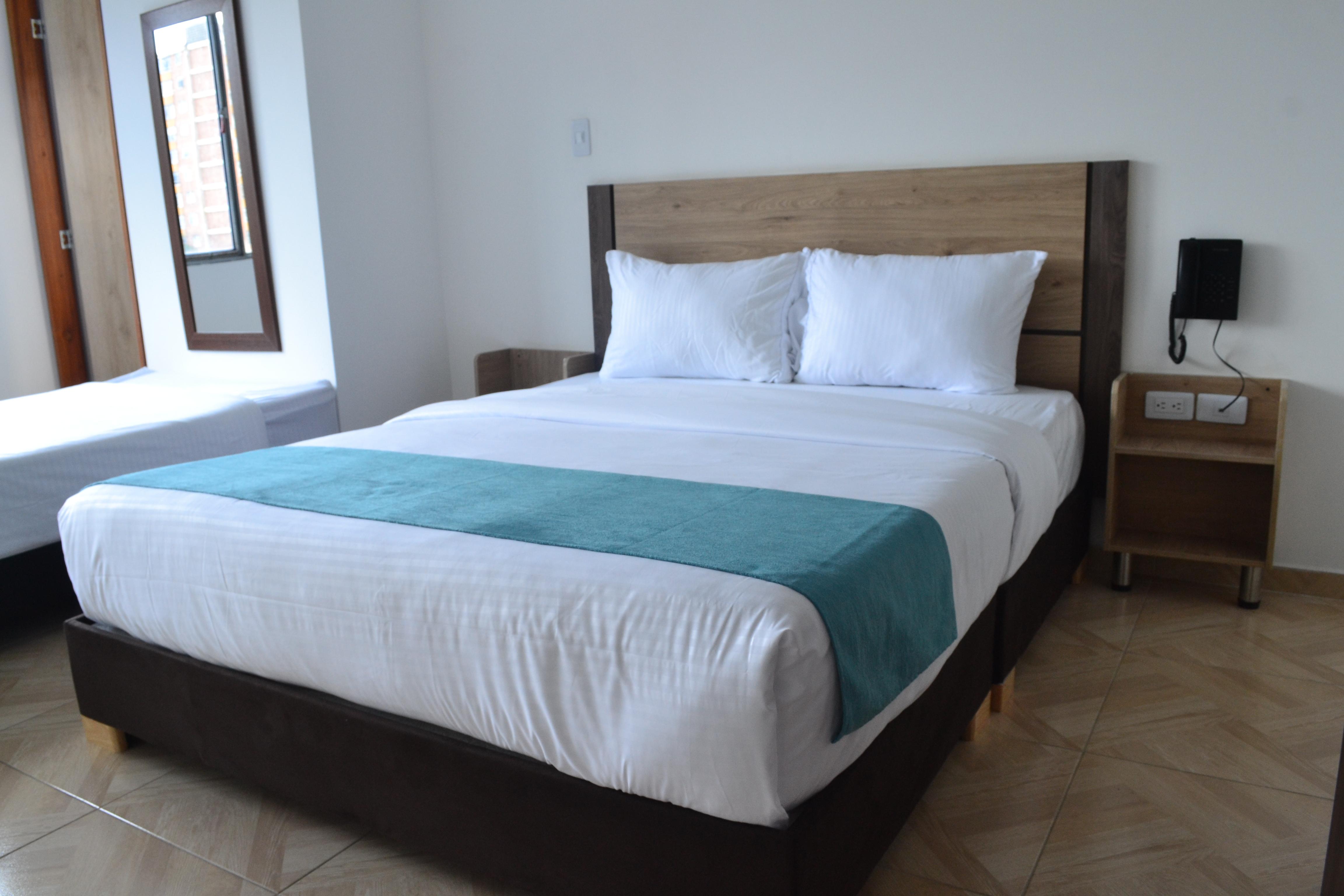 Standard, Single, Street View