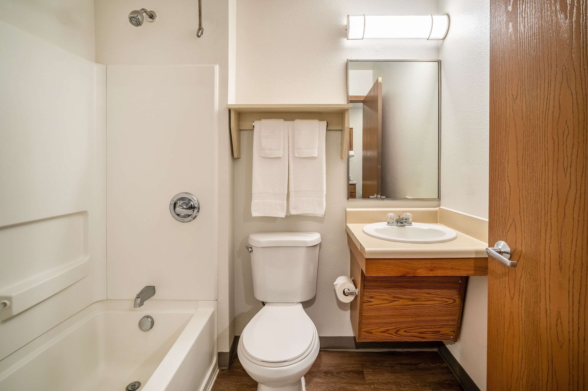 جناح بسرير كوين، WoodSpring Suites Corpus Christi 2/2