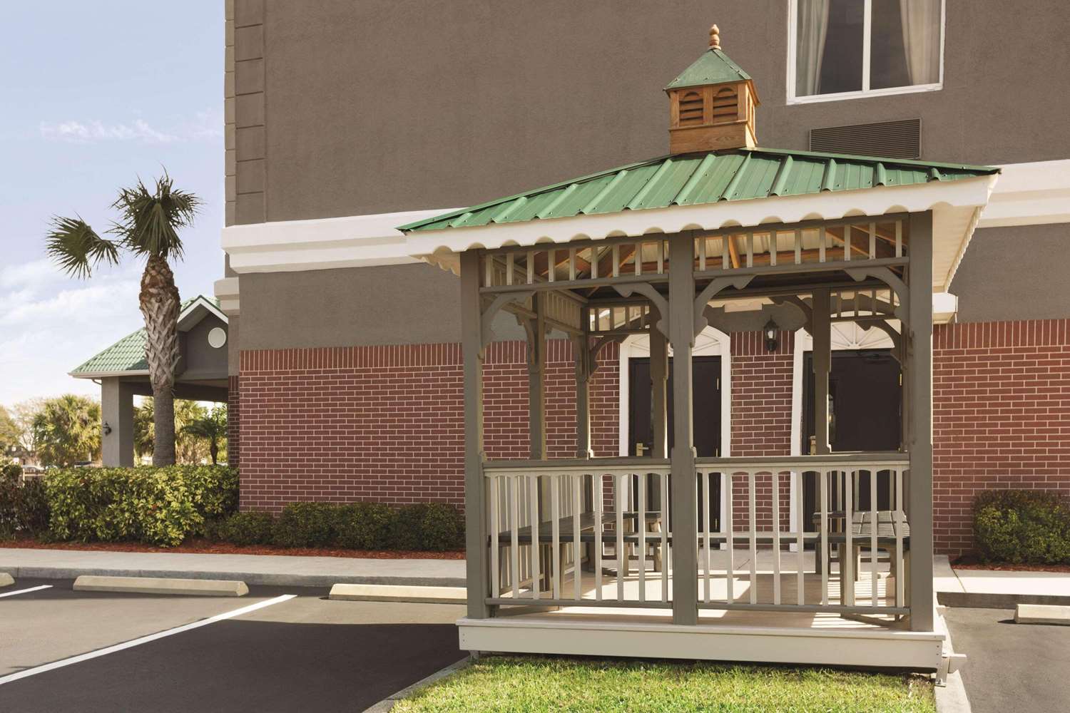 Country Inn & Suites by Radisson, St. Petersburg - Clearwater, FL 9/56