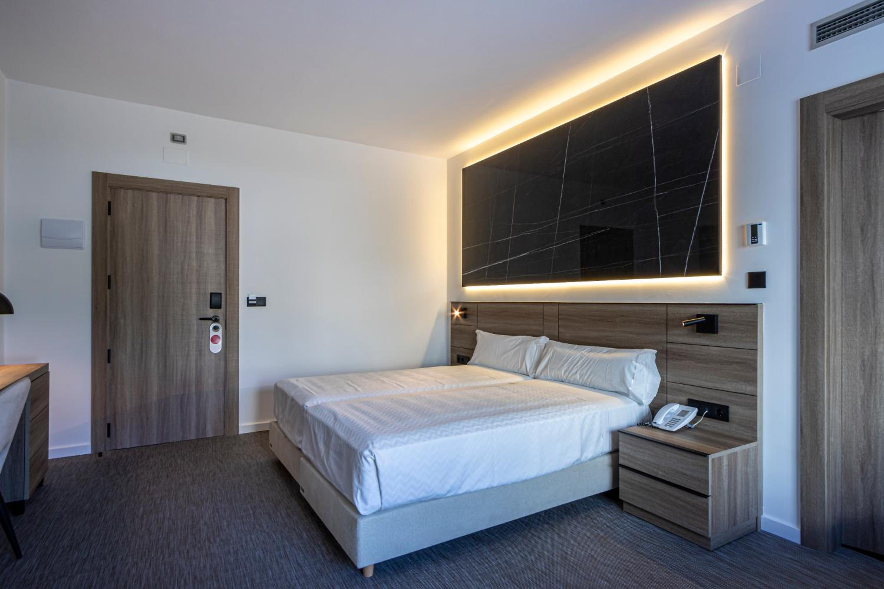غرفة بسرير مزدوج أو سريرين منفصلين، HOTEL INFFINIT SANXENXO PLAYA 3/8