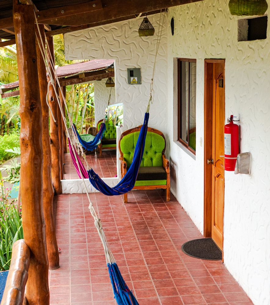 Twin Lodge Galapagos Hotel 35/68