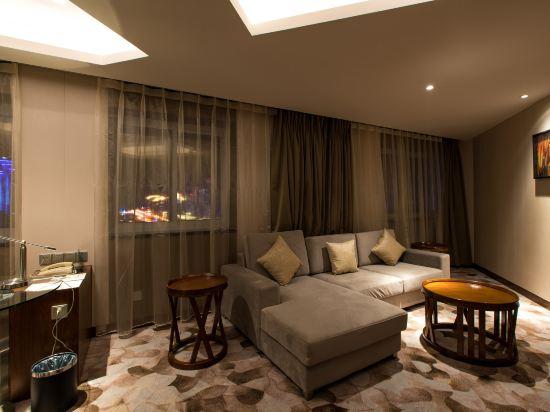 Olympic, Panoramic, Suite, Queen Bed
