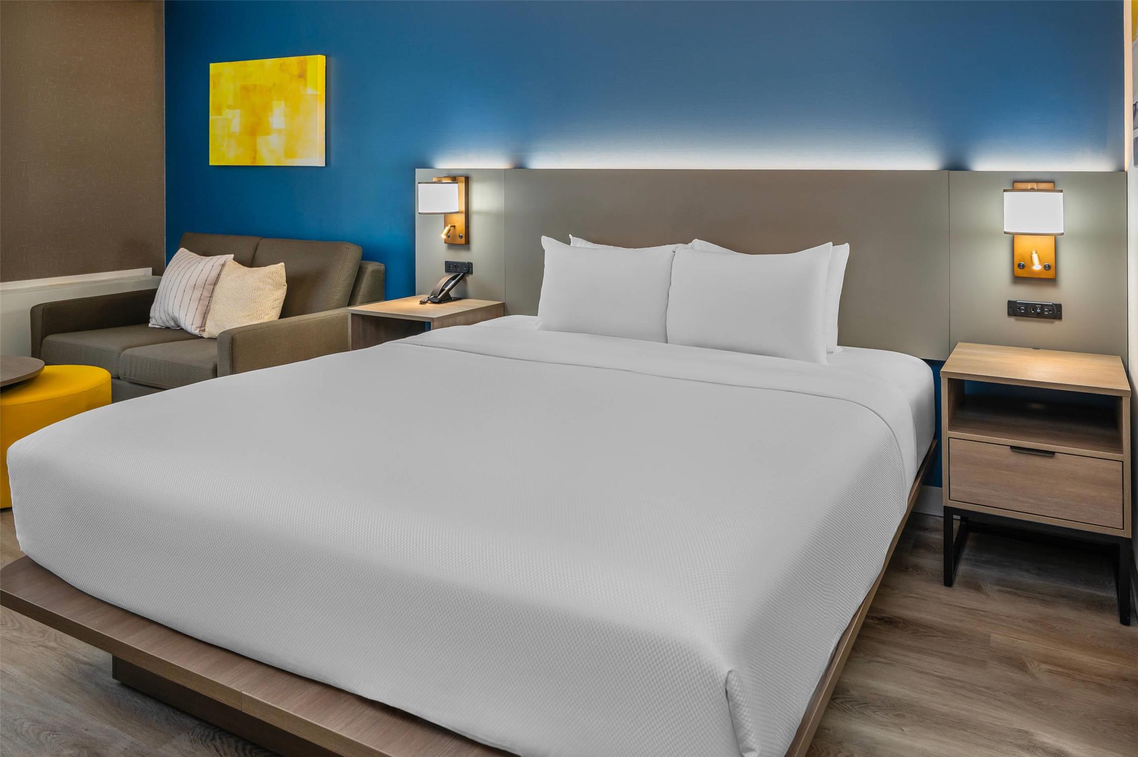 Comfort Inn Belleville, ON 13/37