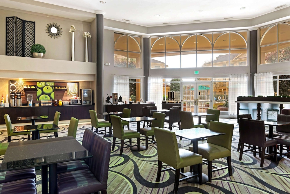 La Quinta Inn Suites Macon 35/45