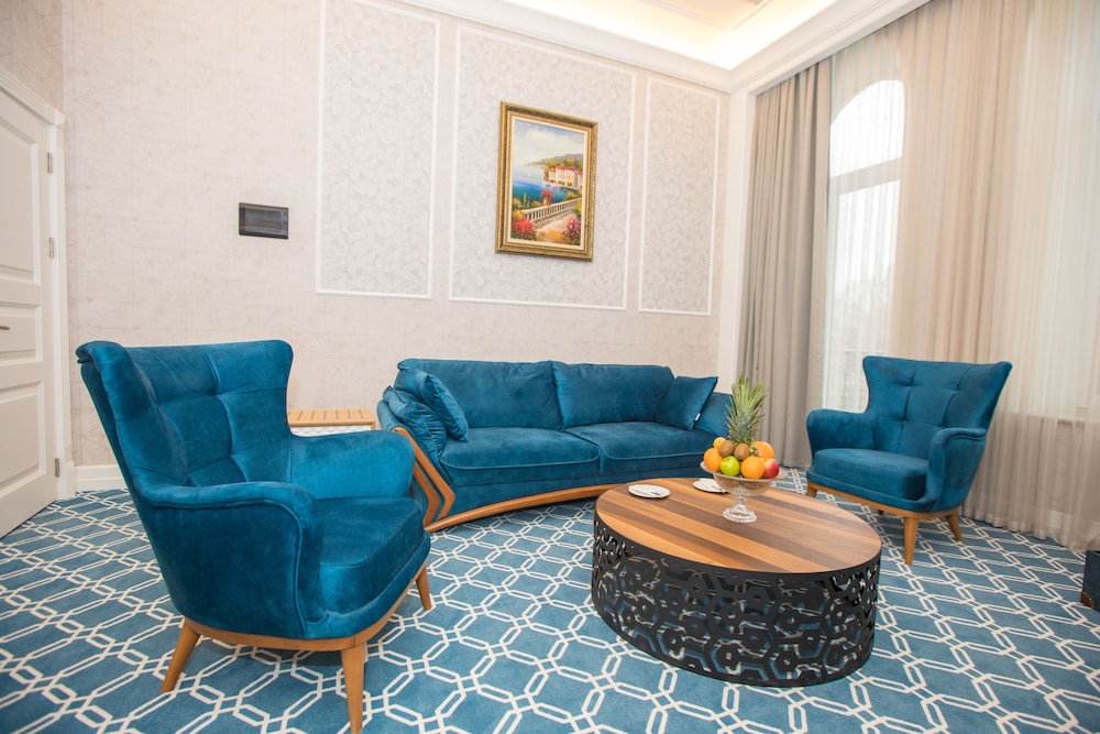 Promenade Hotel 29/50
