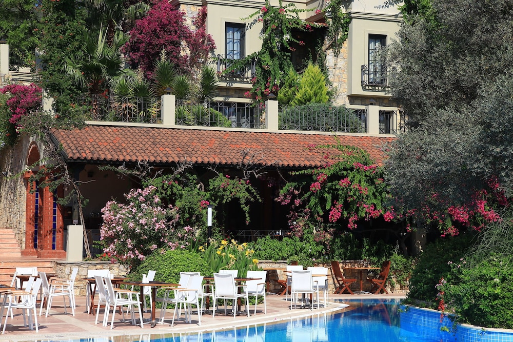 ZEYTINADA HOTEL 34/45
