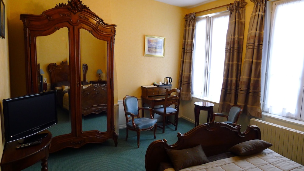 Hotel de la Banniere de France 37/50