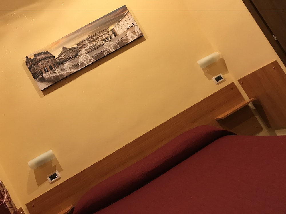 Albergo Parigi 23/35