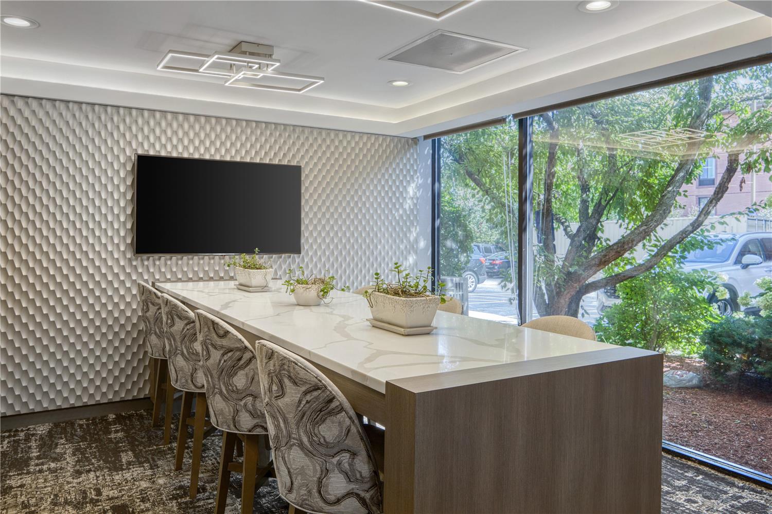Surestay Plus Hotel By Best Western Chicago Lombard 30/36