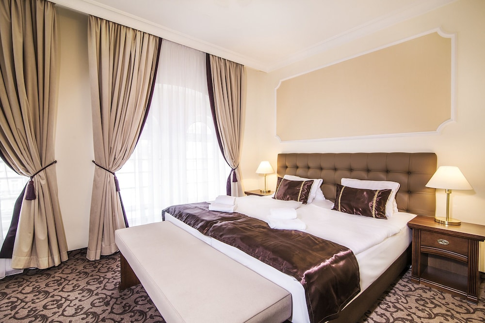 SUPERIOR, DOUBLE BED