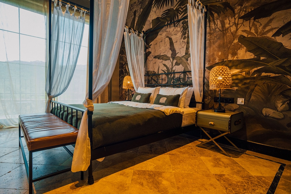 The Remote Hotel 23/44