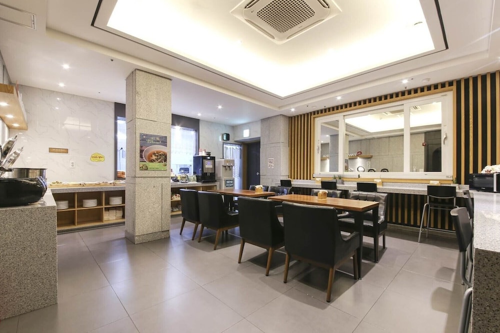 Stay 1 Hotel 44/49