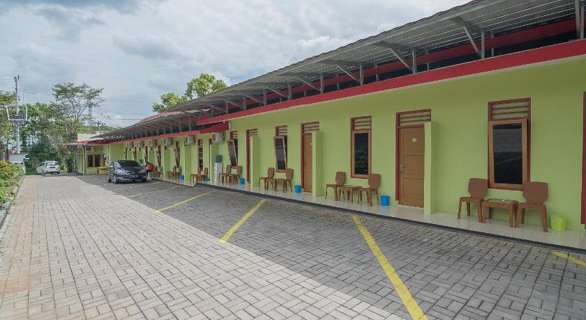 RedDoorz near Kampus UMP Purwokerto 40/44