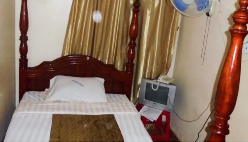ROOM, SINGLE, SINGLE BED