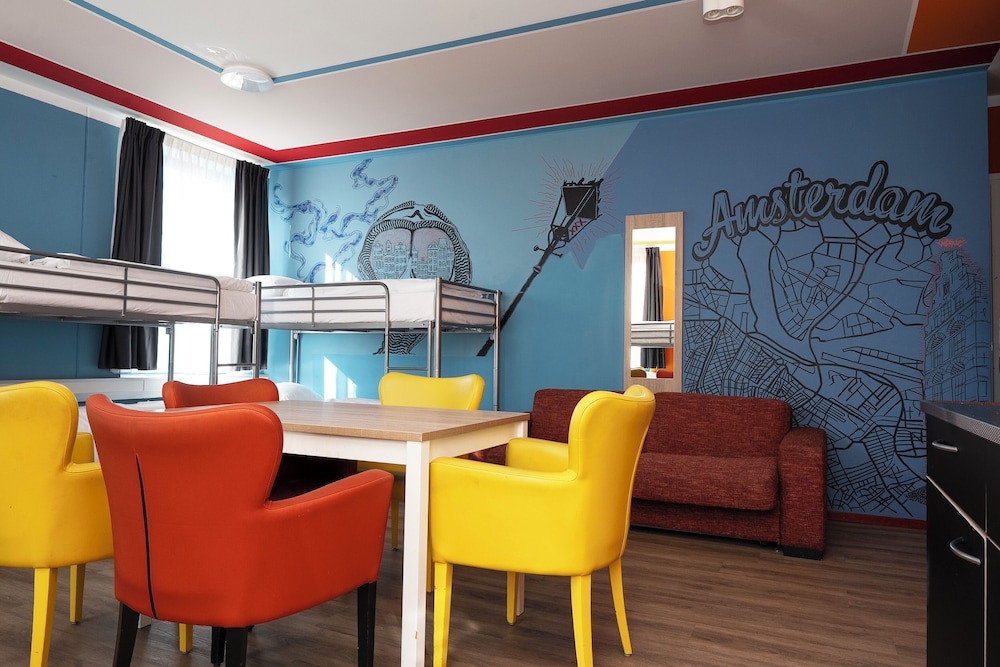Amsterdam Teleport Hotel 44/74