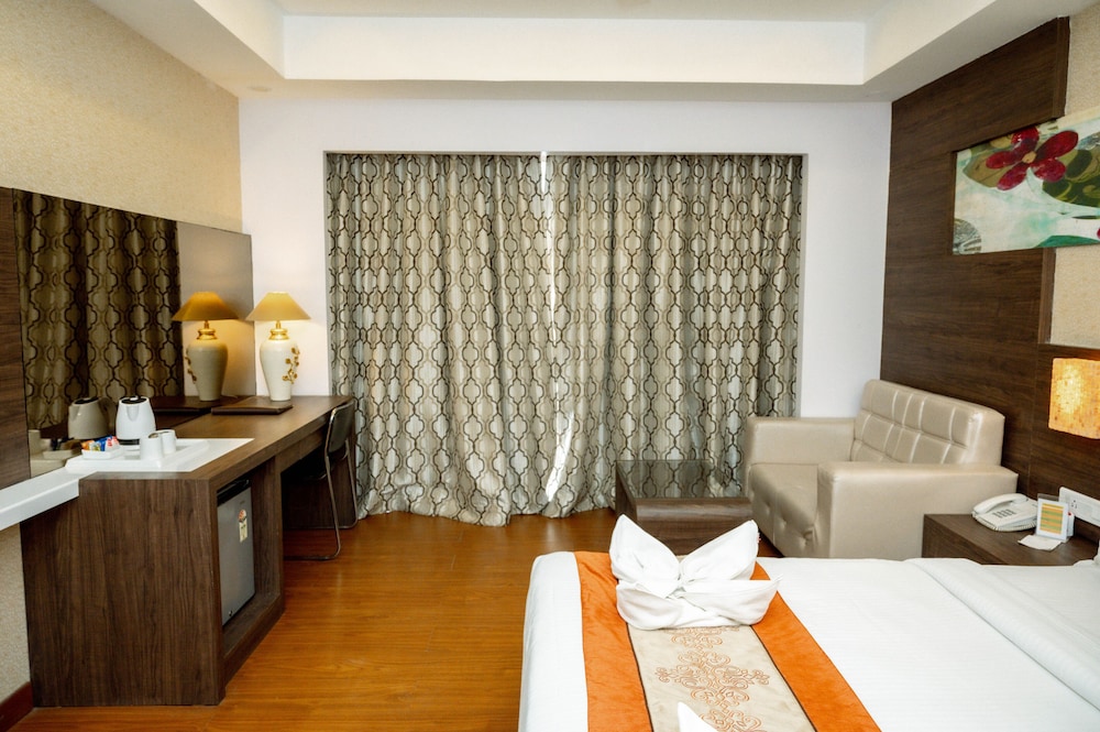 Hotel Mansha Regency 12/50