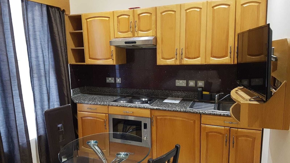 LONDON PLAZA SERVICED APARTMENTS 41/52