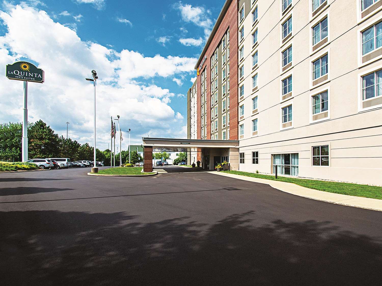 La Quinta Inn & Suites by Wyndham Cincinnati Sharonville 43/45