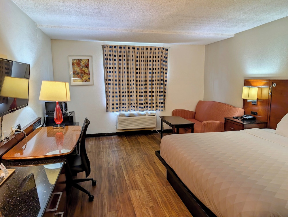 Travelodge By Wyndham Forsyth Ex Econo Lodge Forsyth 11/21