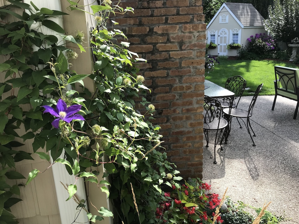 1810 Emerson House Bed & Breakfast-Adults Only 18/19