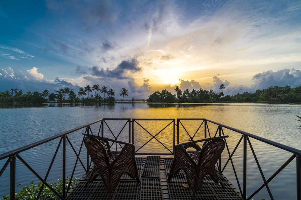 Lake Haven Island Resorts 25/34