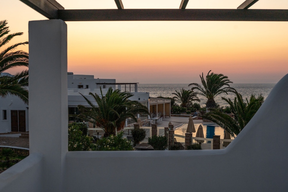 Irini Hotel 55/63