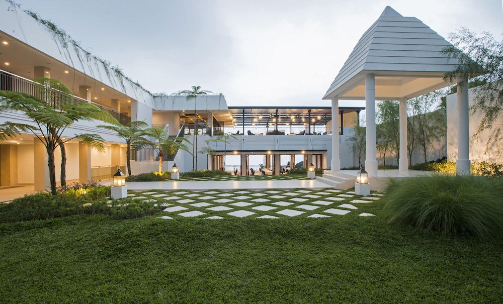 Surya Hotel Cottages Prigen 41/52