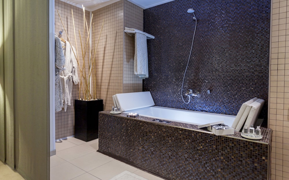 Business Hotel Tunis 61/63