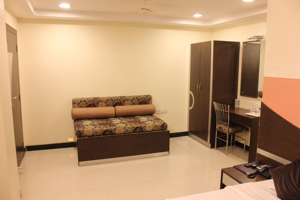 Fortune Hotel 30/39