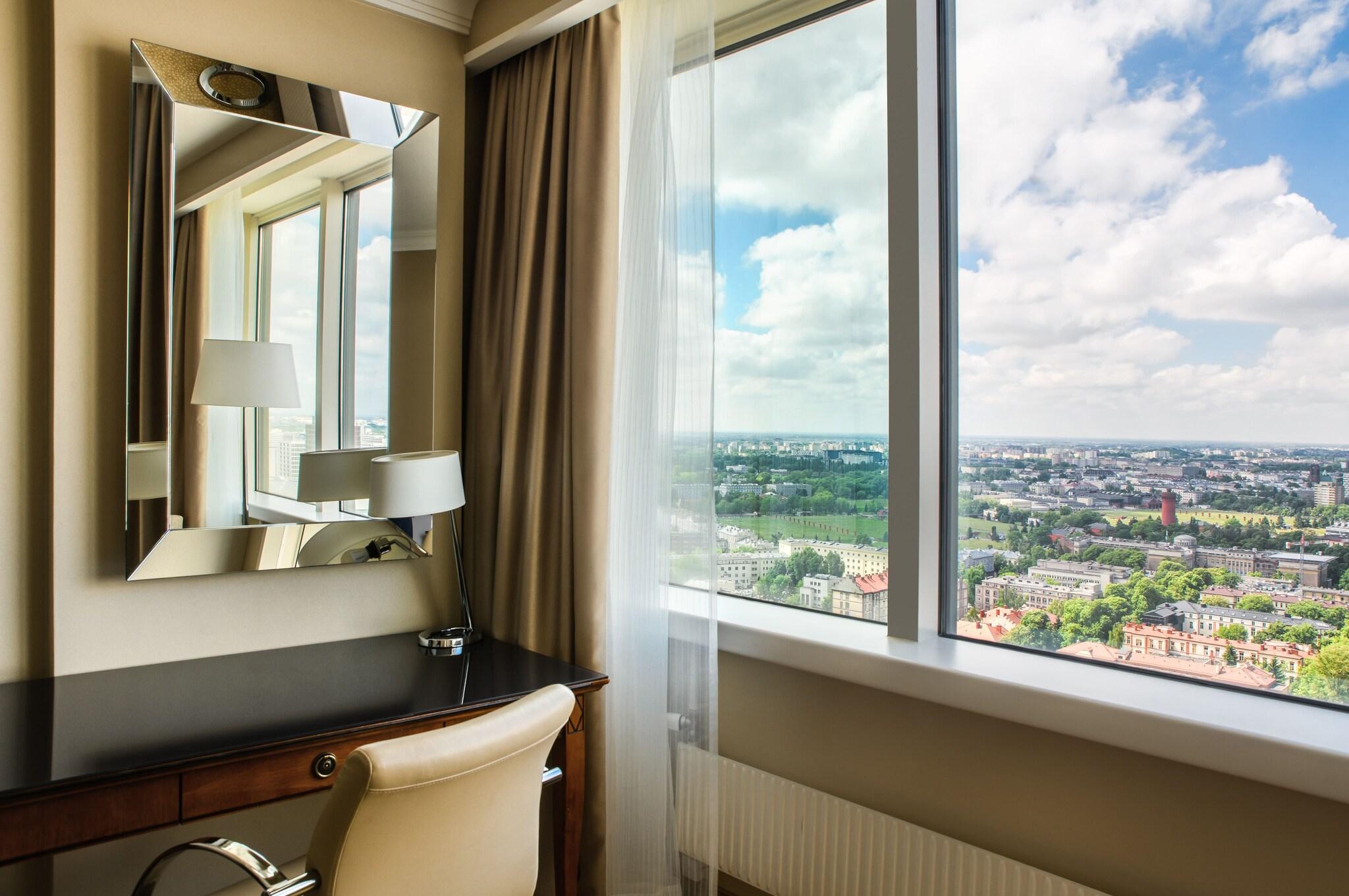 جناح جونيور بسرير كينج، Warsaw Presidential Hotel 5/5
