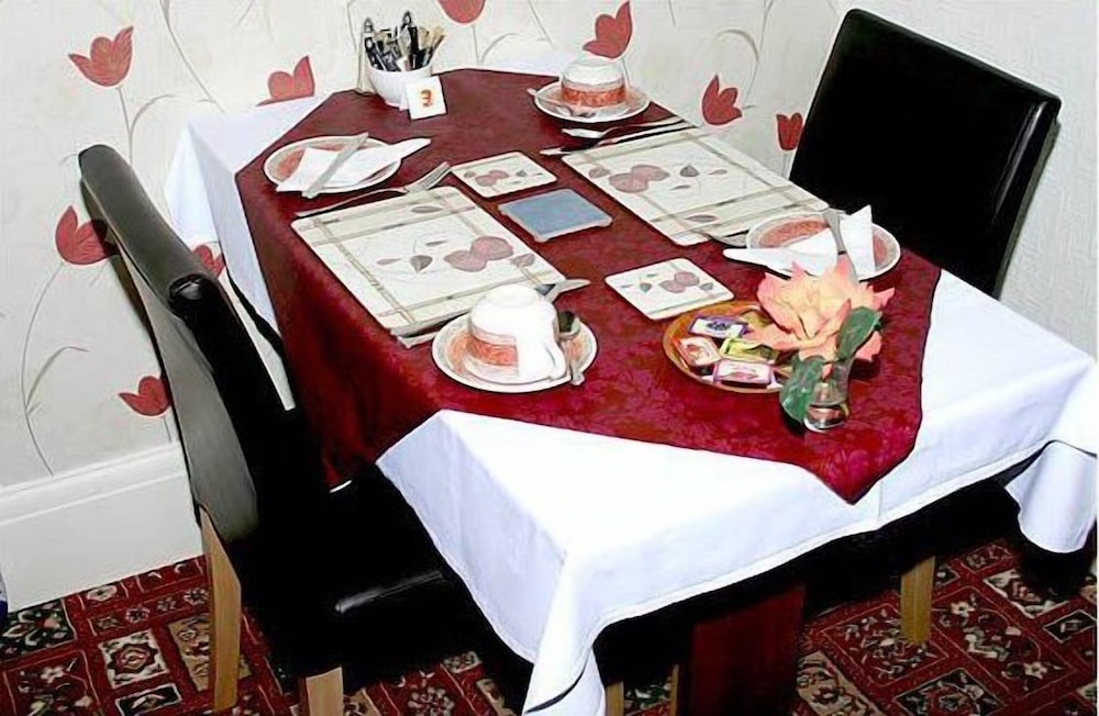 Lyndsay Guest House 41/50