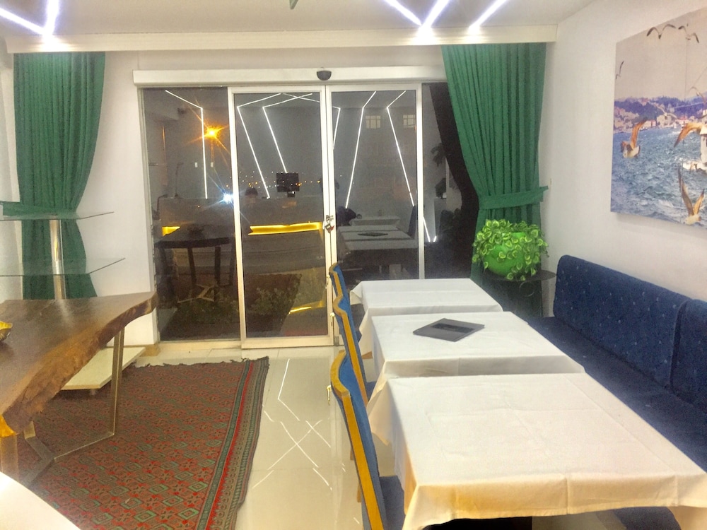 Lily Airport Otel 33/45
