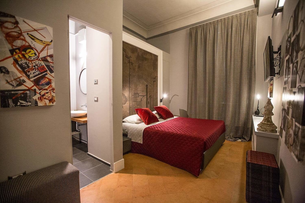 Palazzo Cannavina 12/50