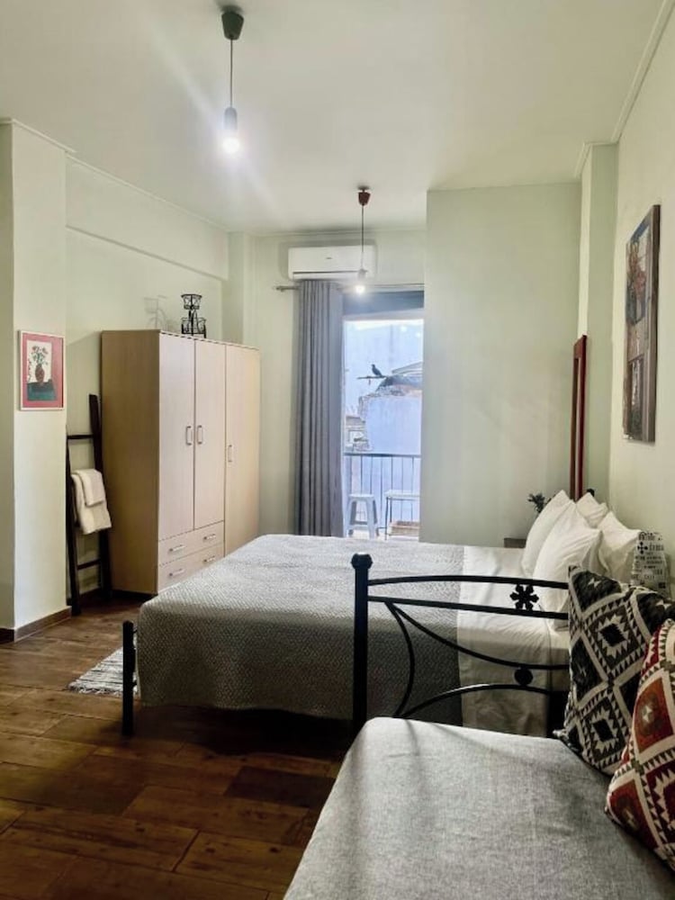 Concierge Athens I 23/50