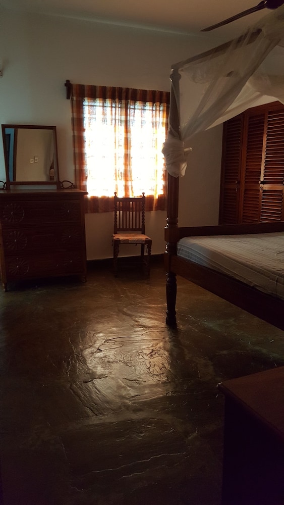 Blue Rooms 14/21