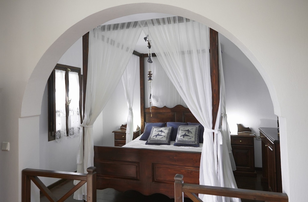 Anna Traditional Apartments 24/68