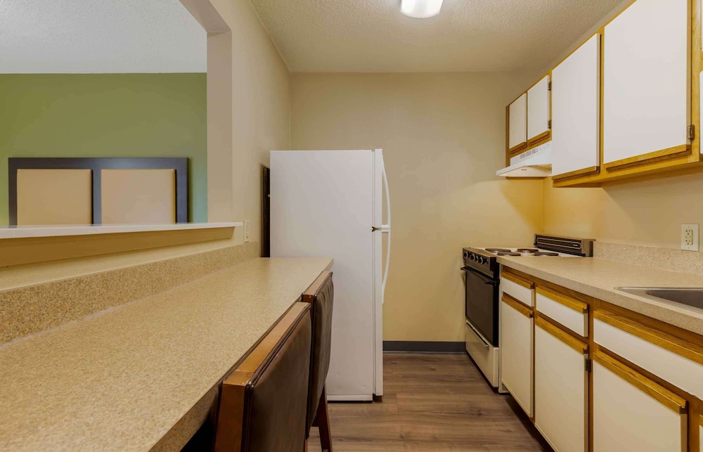 Studio6 Suites Greenville, SC - Haywood Mall 45/45
