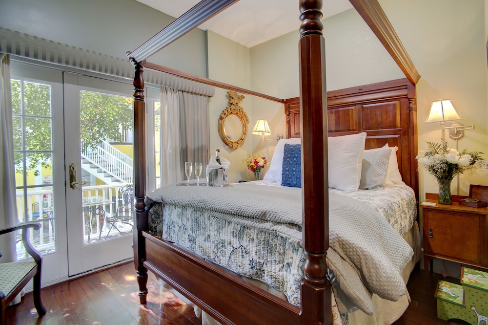 Azalea Inn and Villas 11/71