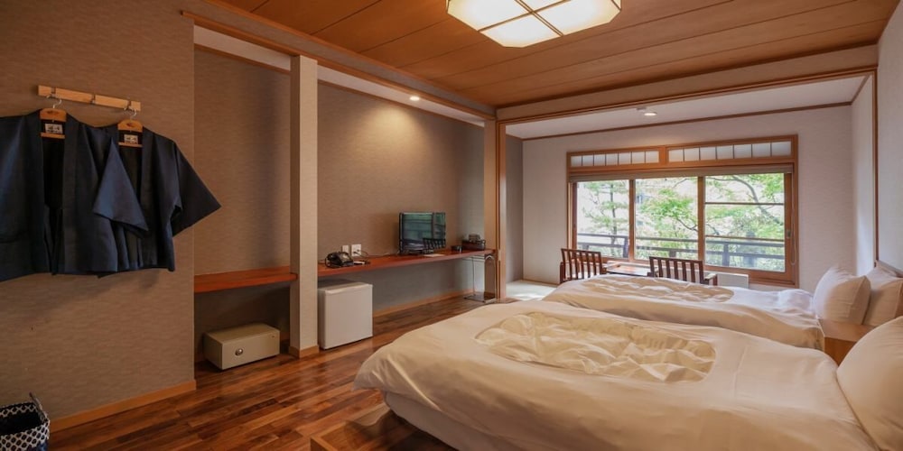 Kusatsu Hotel 4/61