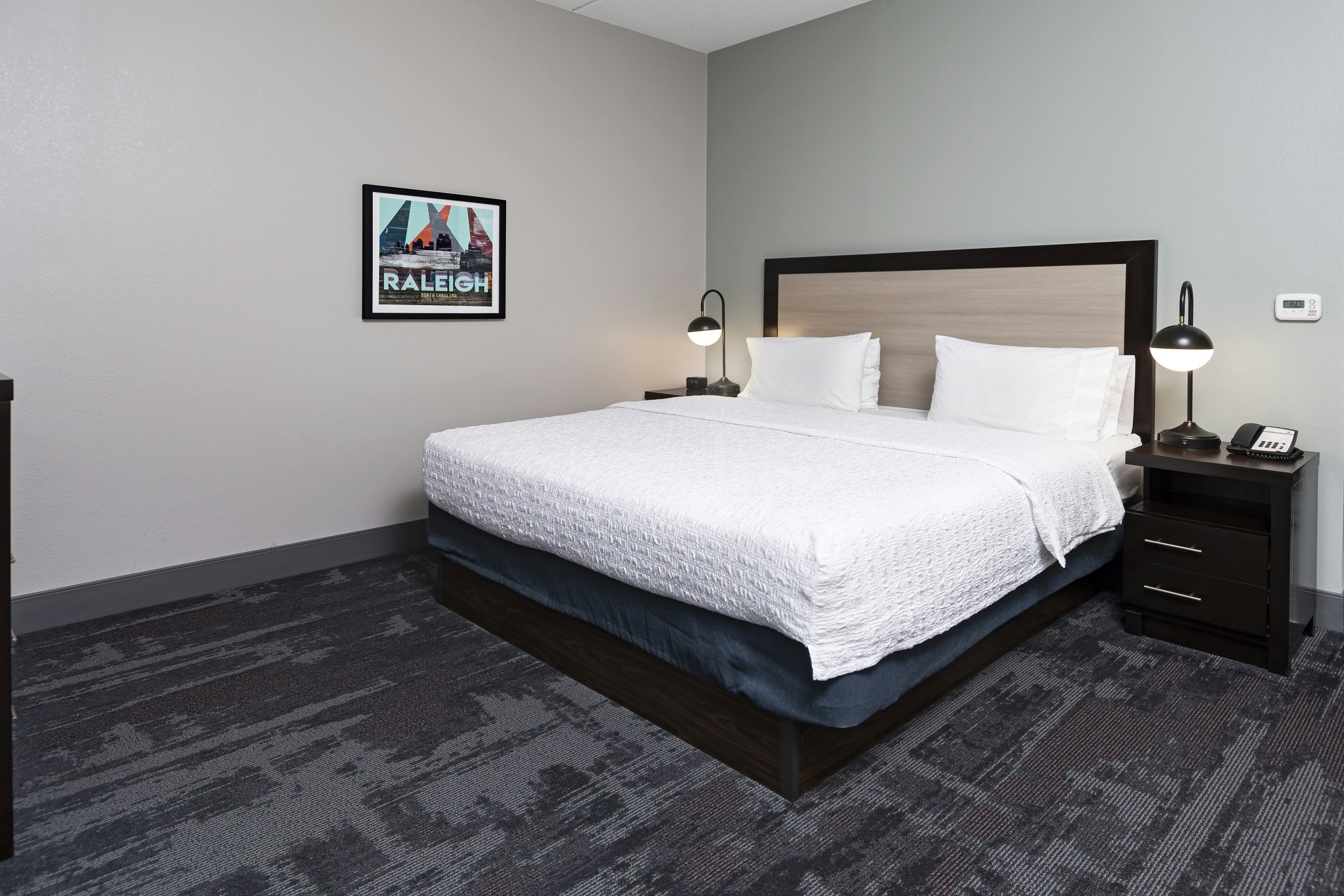 ROOM, KING BED