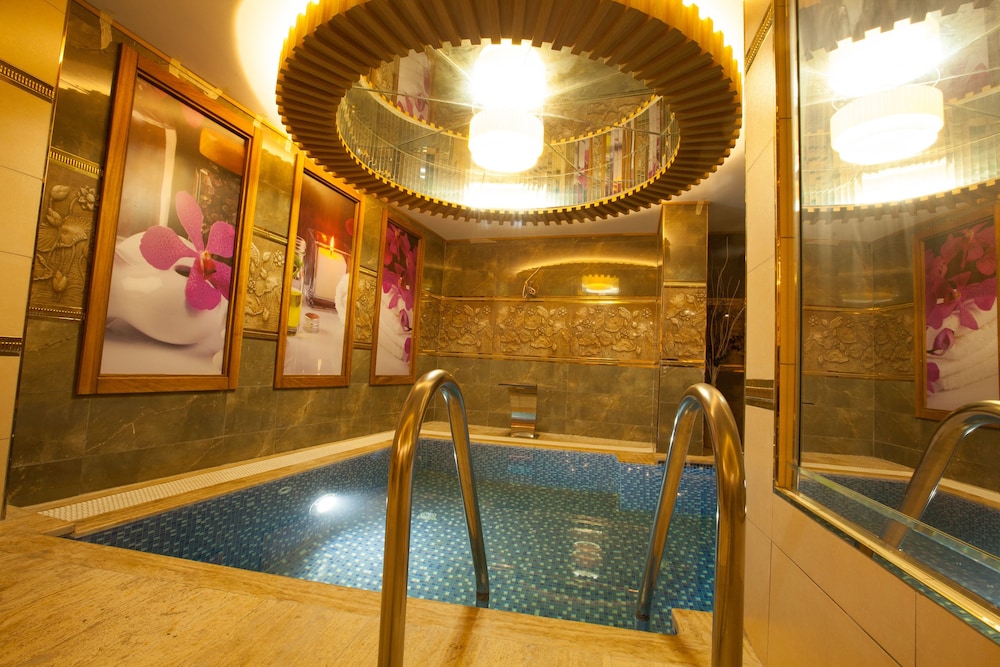 The Barbarossa Hotel 18/30