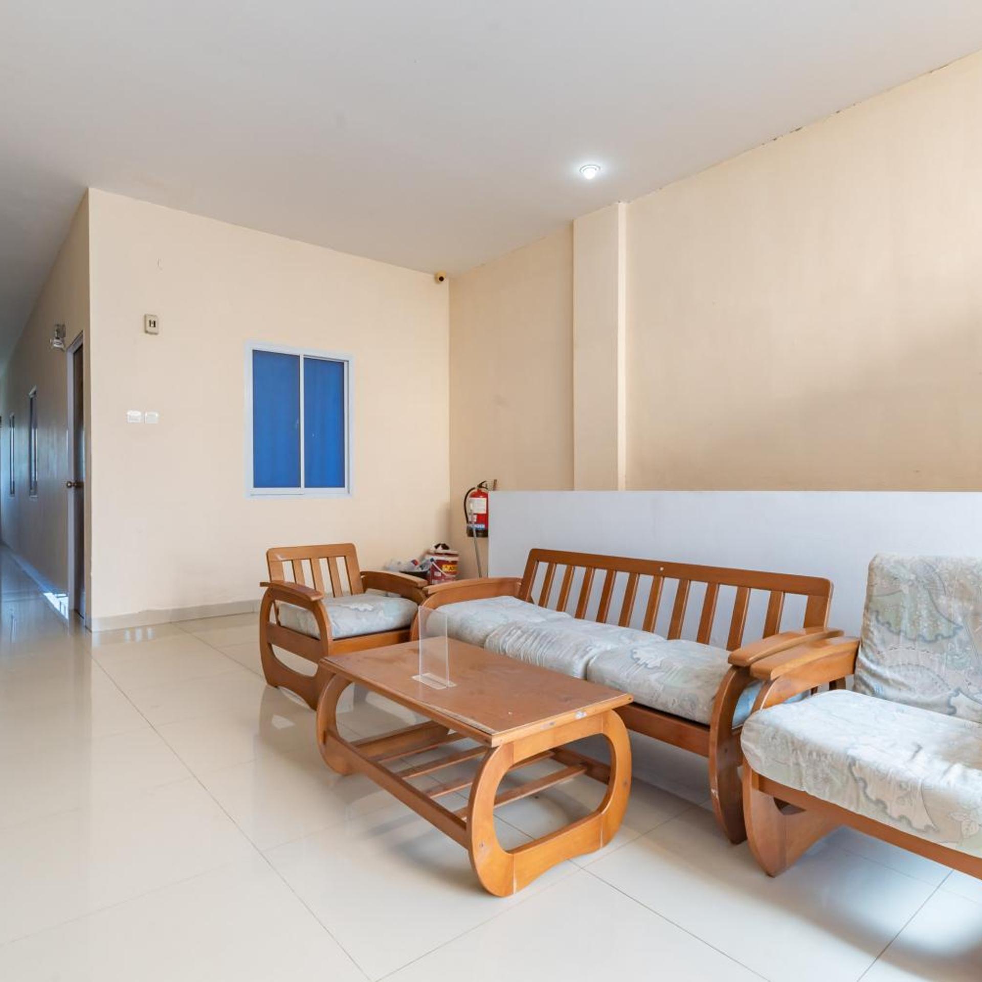 RedDoorz Plus near Kepri Mall 28/44