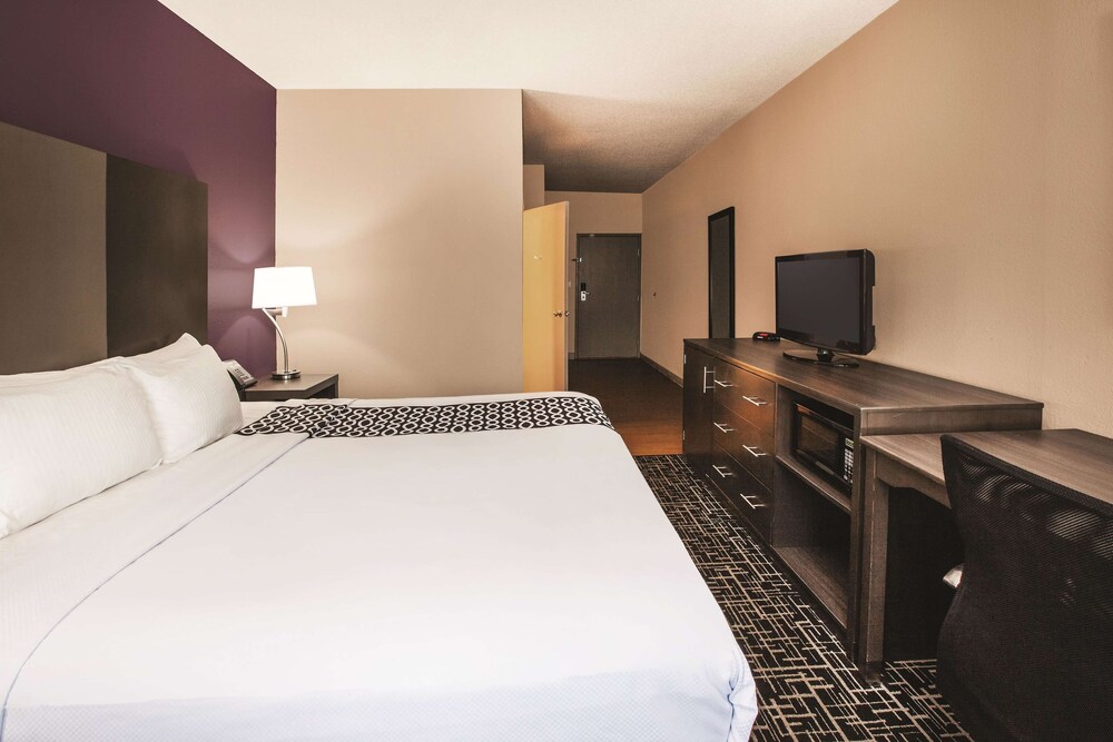 COMFORT, KING BED