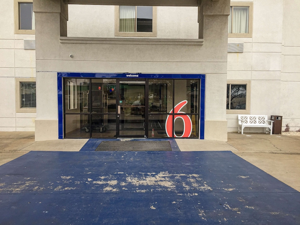 Motel6 Woodway, TX 36/41