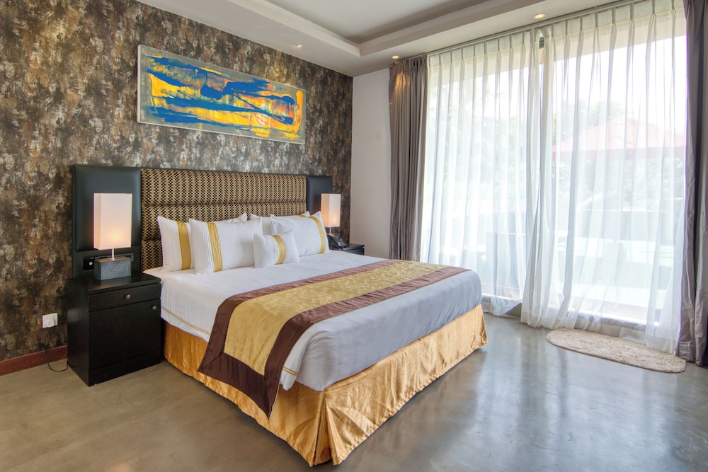 Golden Pearl Tangalle Beach 27/50
