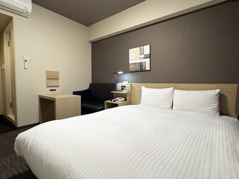 ROOM, DOUBLE BED, SMOKING
