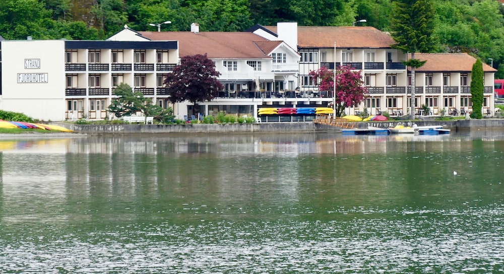 Strand Fjordhotel 42/50