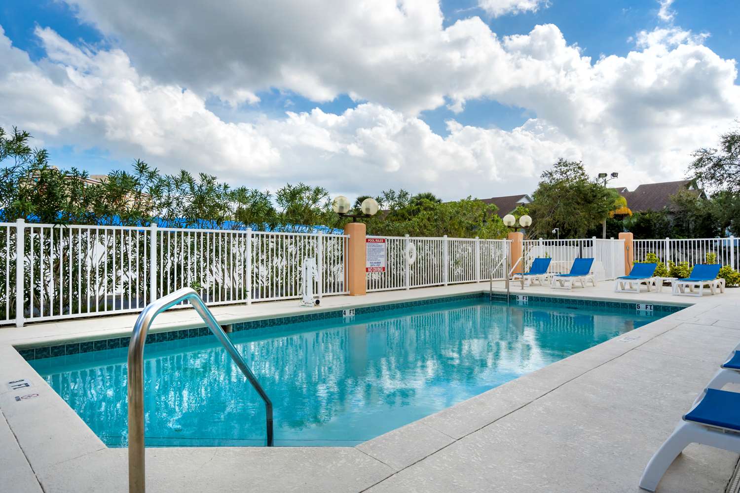 Comfort Inn Kissimmee Lake Buena Vista South 18/31