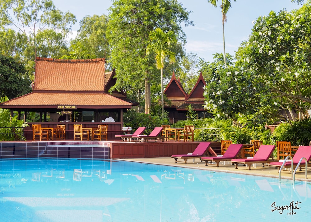 Sugar Hut Resort 26/74